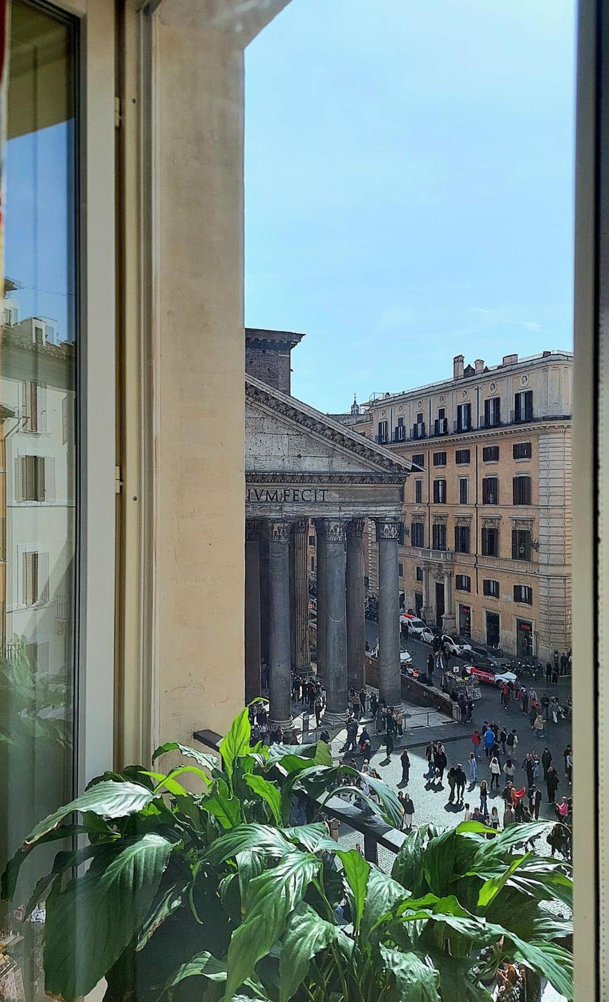 Pantheon In Finestra Appartement